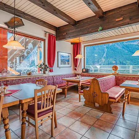 Falkenstein 샬레 *