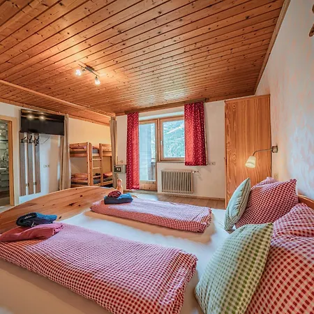 Falkenstein 샬레 크리믈